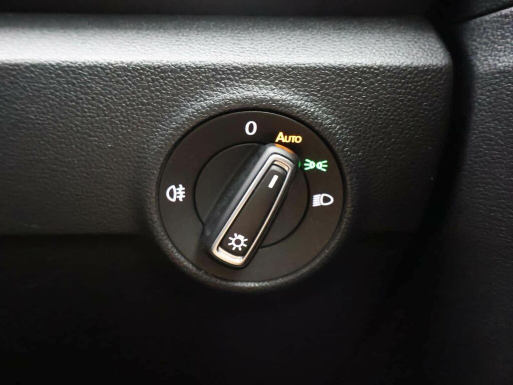 Volkswagen T-Roc Se 1.6 Tdi Scr 115Ps 6-Speed Black #25