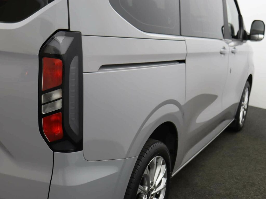 Ford Tourneo Custom 340 Titanium L1 Swb Fwd 9 Seat Minibus 2.5 Ph White #40