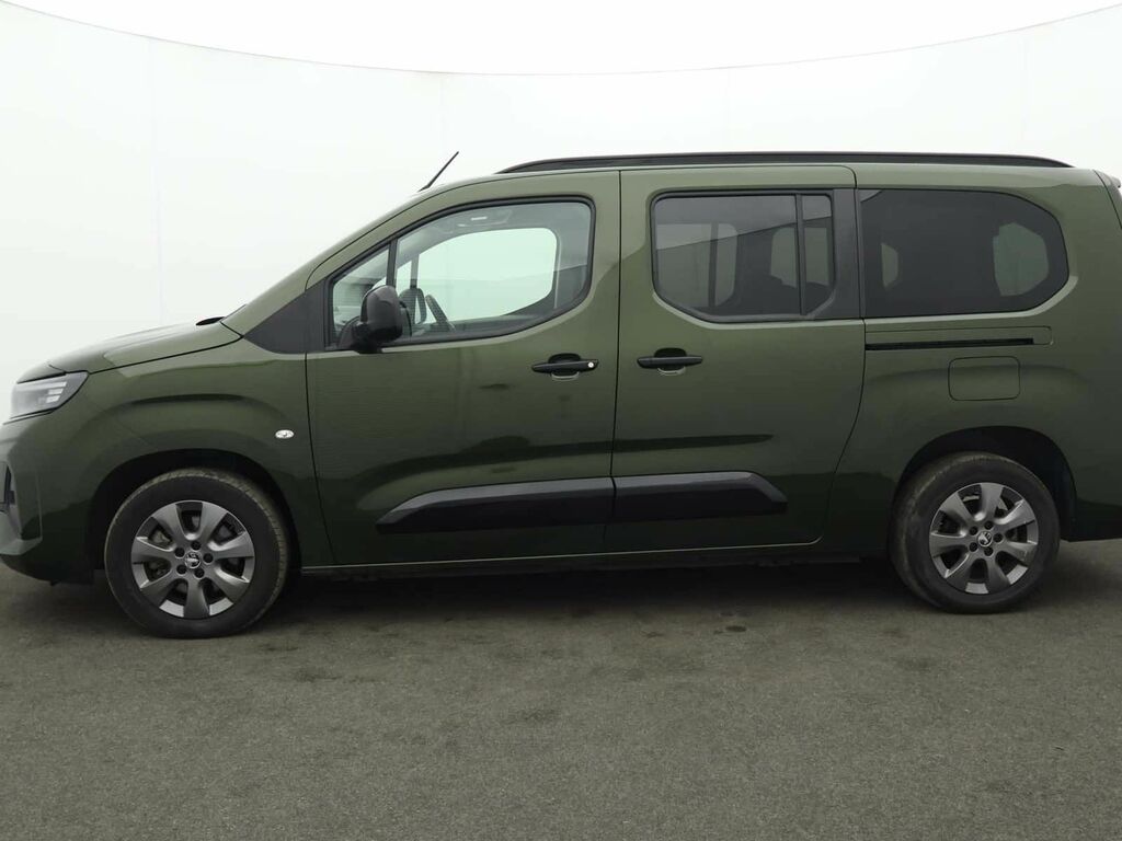 Vauxhall Combo-e Life 100Kw Ultimate XL 52Kwh 7. Black #4