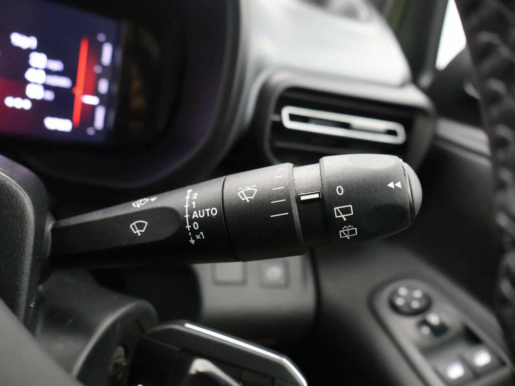 Vauxhall Combo-e Life 100Kw Ultimate XL 52Kwh 7. Black #23