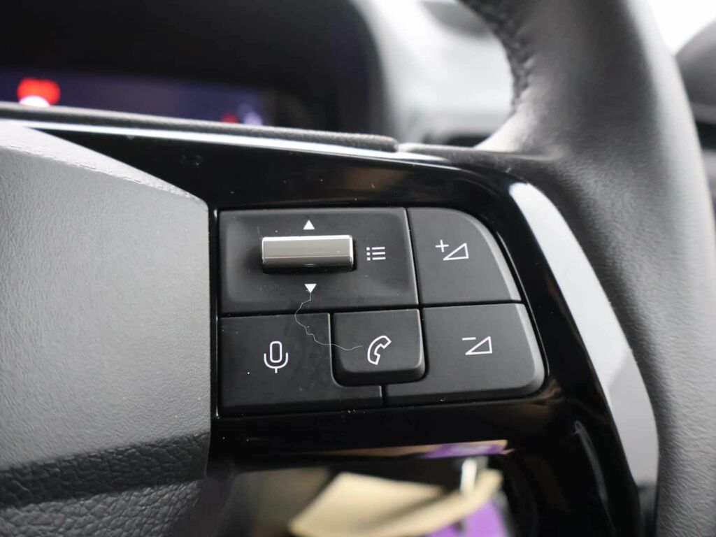 Vauxhall Combo-e Life 100Kw Ultimate XL 52Kwh 7. Black #22
