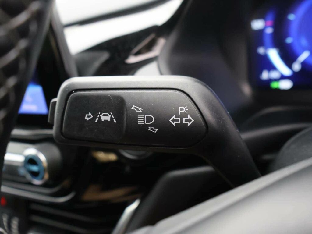 Ford Fiesta Titanium X White #24