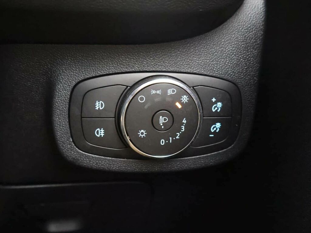 Ford Fiesta Titanium X White #27