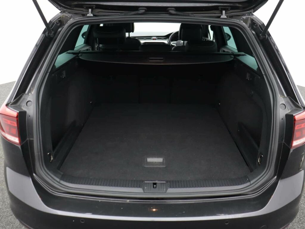 Volkswagen Passat 1.4L Gte Grey #11