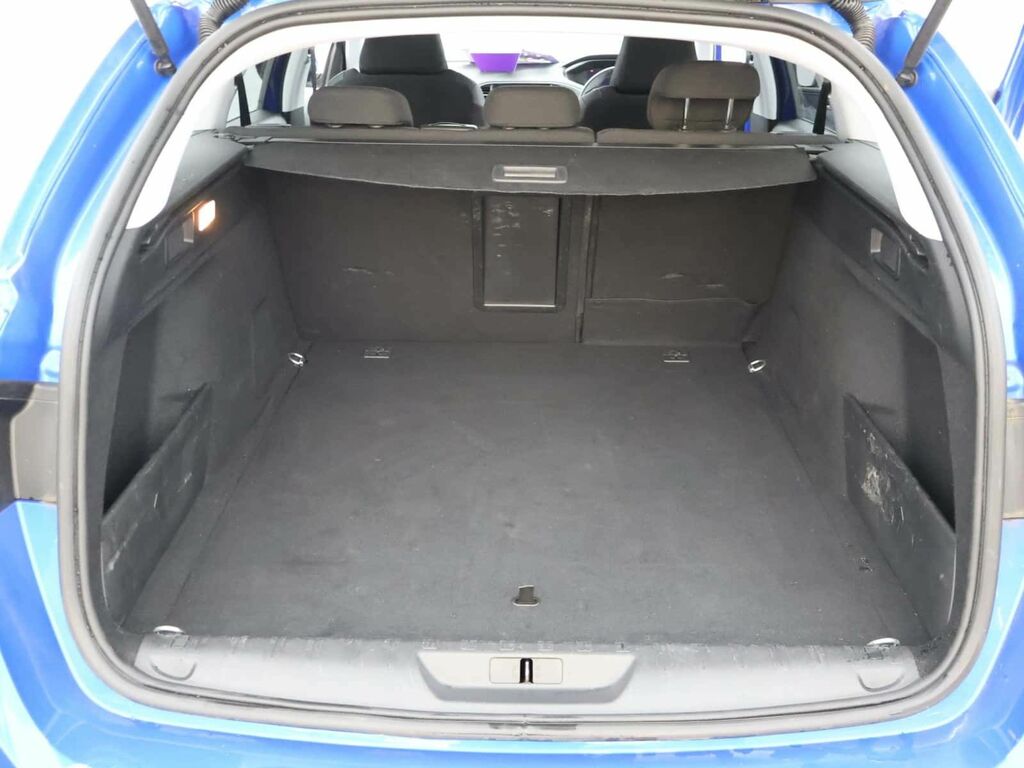 Peugeot 308 SW 1.5L Active White #7