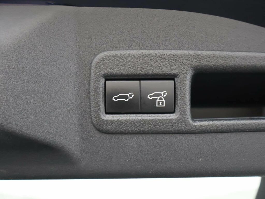 Subaru Solterra 71.4Kwh Touring Awd White #8