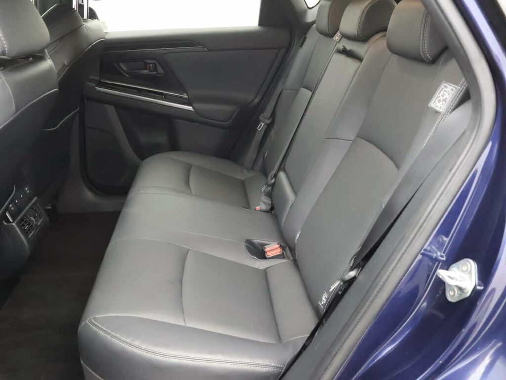 Subaru Solterra 71.4Kwh Touring Awd White #11