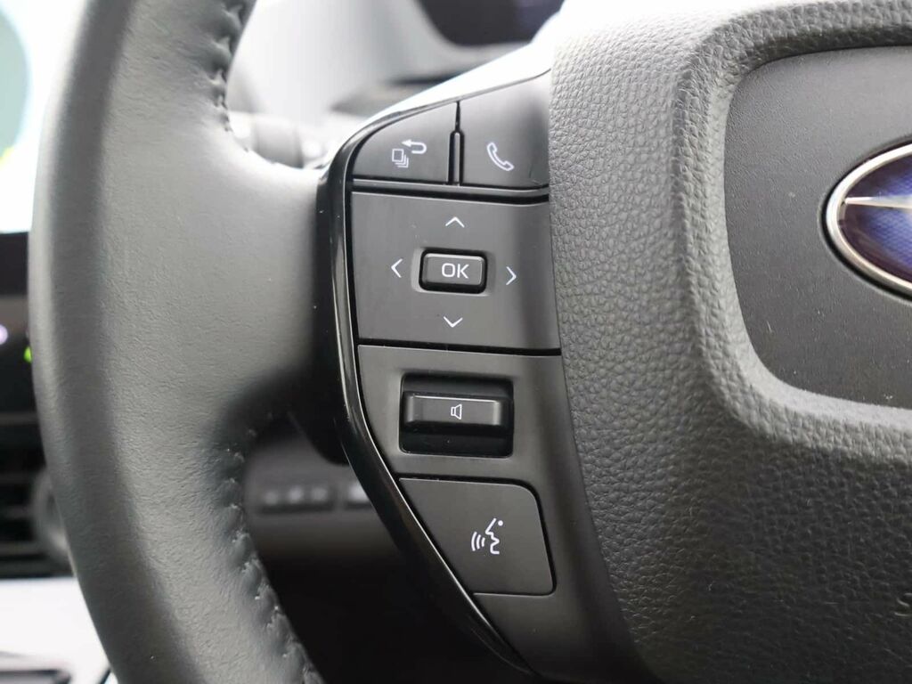 Subaru Solterra 71.4Kwh Touring Awd White #19