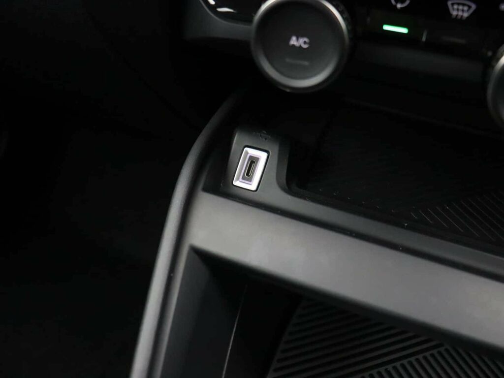Citroen C4 1.2 Puretech Shine Plus Eat8 Euro 6 Ss Black #23