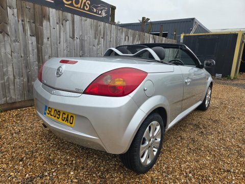 Vauxhall Tigra Exclusiv 16V Red Silver #5