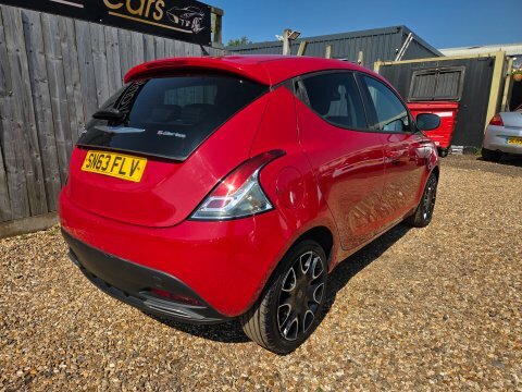 Chrysler Ypsilon S-series Red #3