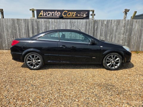 Vauxhall Astra Twin Top Design Black #4