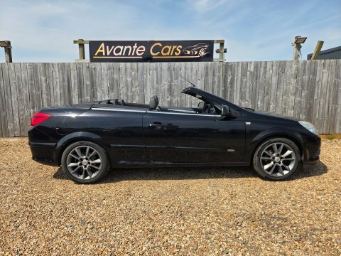 Vauxhall Astra Twin Top Design Black #3