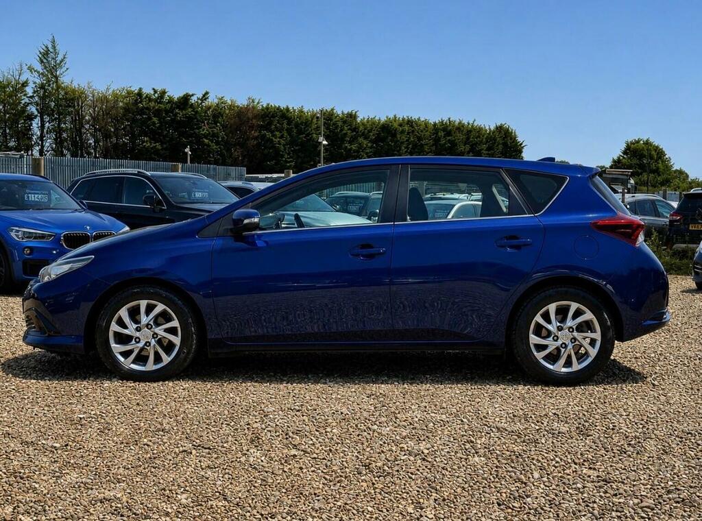 Toyota Auris 1.6 D-4d Business Edition Euro 6 Ss Safety FN66EYY Blue #5