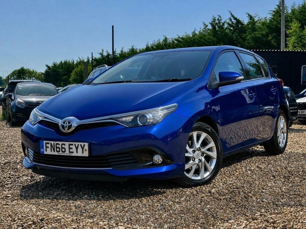 Toyota Auris 1.6 D-4d Business Edition Euro 6 Ss Safety FN66EYY Blue #3