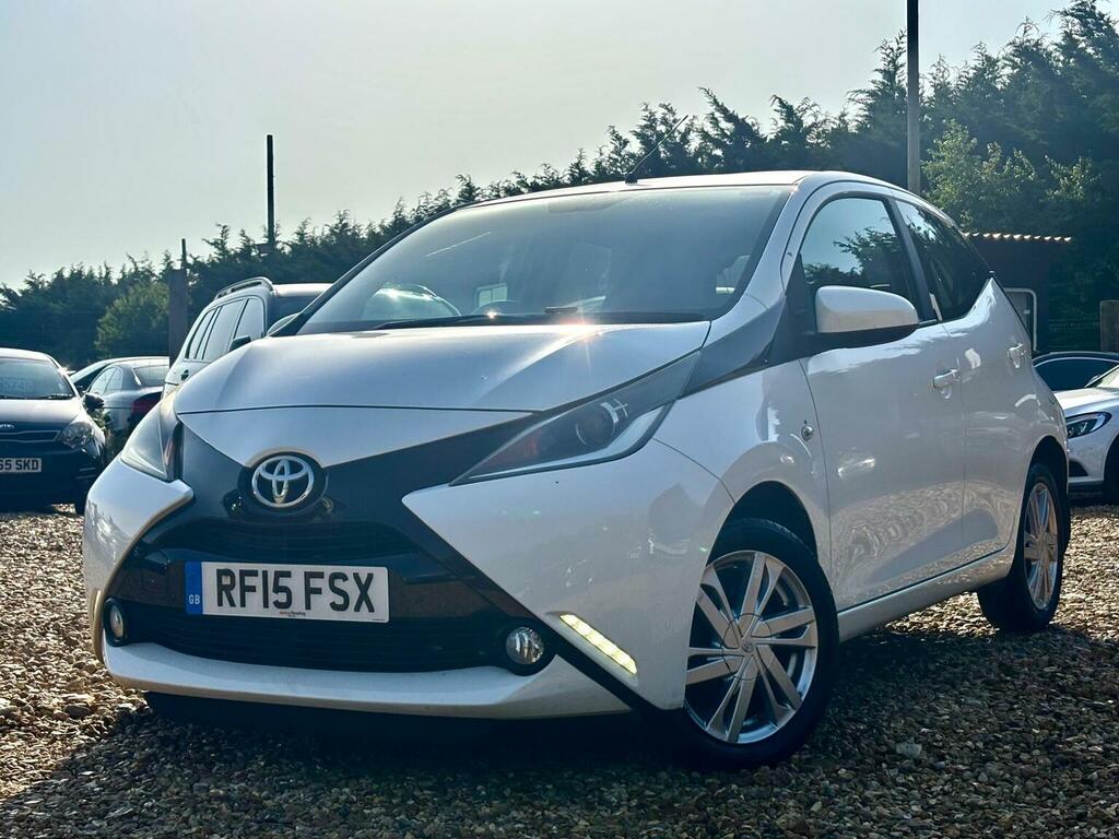 Toyota Aygo 1.0 Vvt-i X-pression X-wave Euro 5 Euro 5 201 RF15FSX White #3