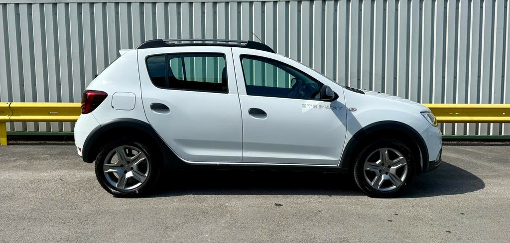 Dacia Sandero Stepway 0.9 Tce Comfort Euro 6 Ss BK68OEC White #2
