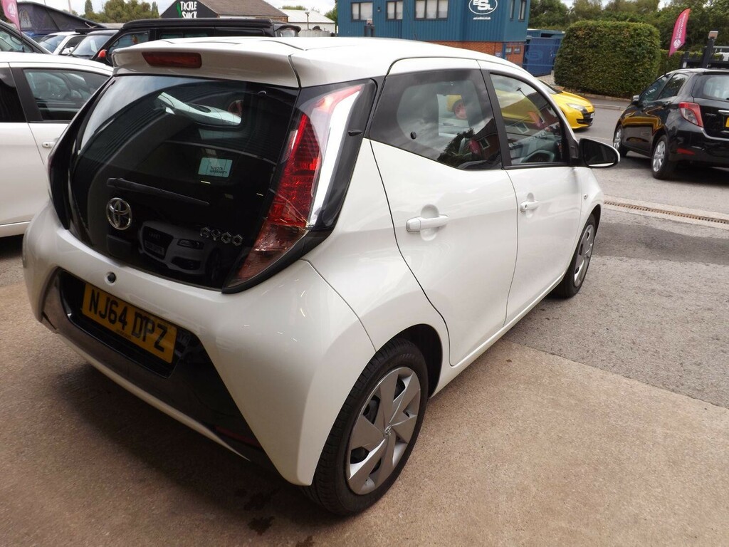 Toyota Aygo 1.0 Vvt-i Mode White #9