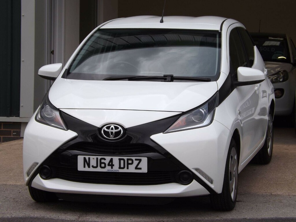 Toyota Aygo 1.0 Vvt-i X-play White #5