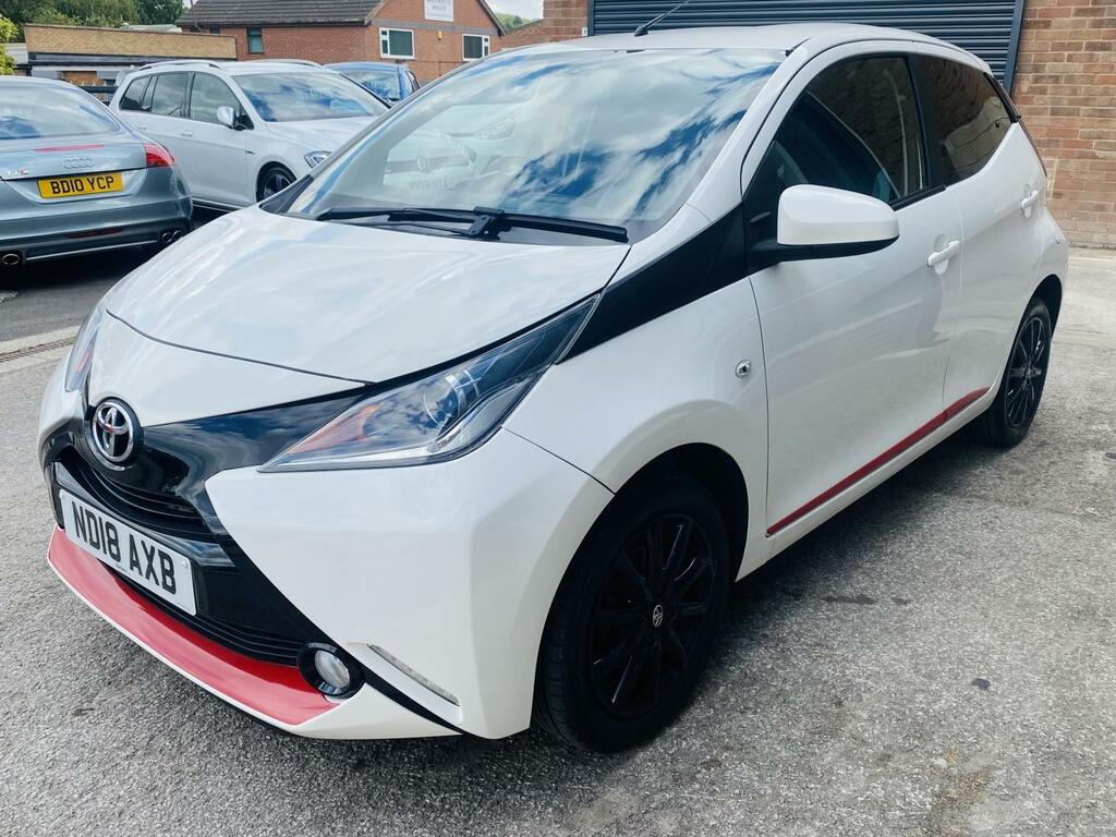 Toyota Aygo 1.0 Vvt-i X-press White #2