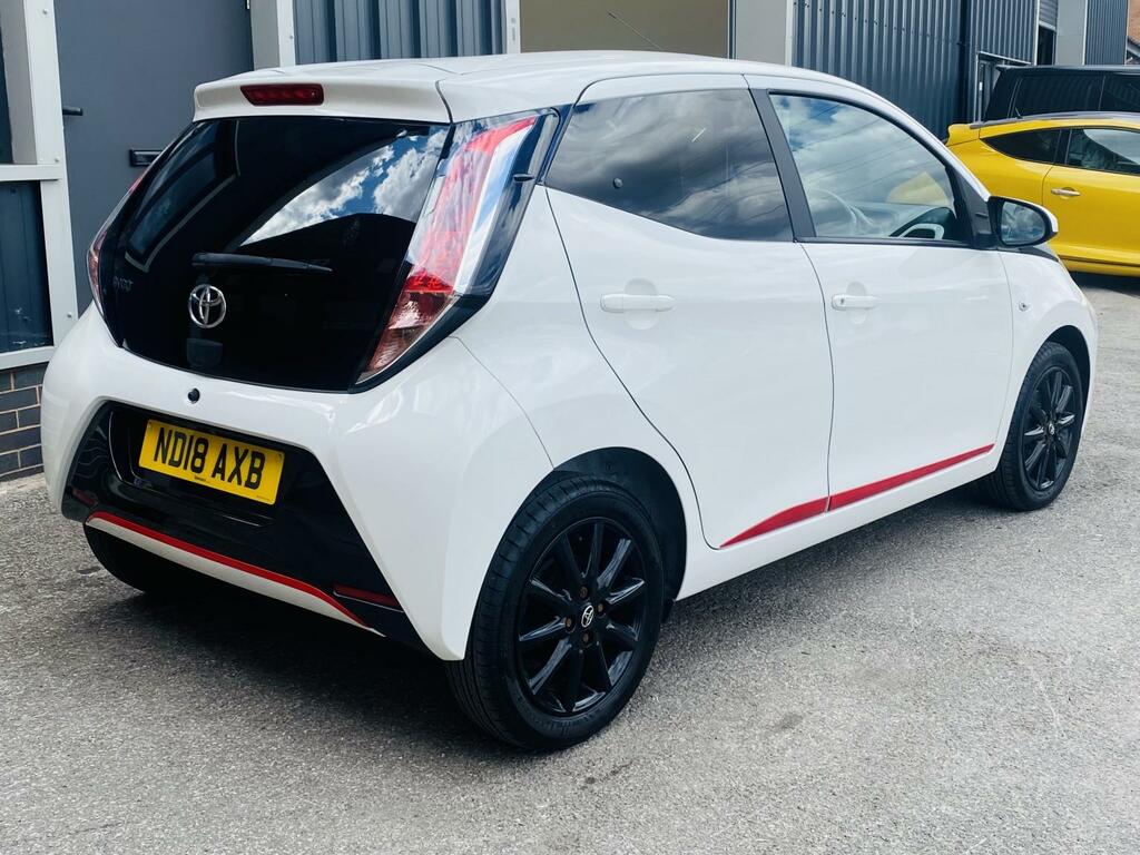 Toyota Aygo 1.0 Vvt-i X-press White #6