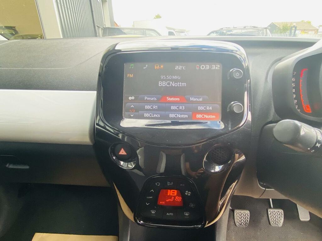 Toyota Aygo 1.0 Vvt-i X-press White #4
