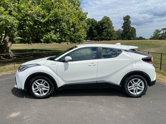 Toyota C-Hr 2021 1.8 Vvt-h Gpf Icon Suv Hybrid Cvt White #2