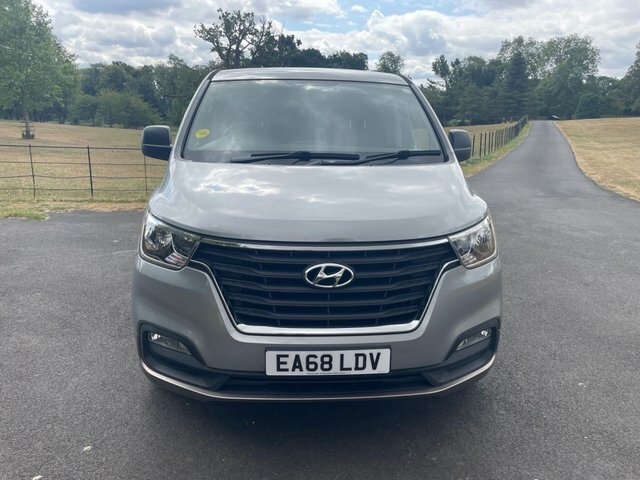 Hyundai I800 Mpv Crdi Se Nav 2018 Black #8