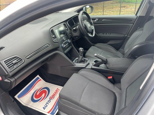 Renault Megane 1.5 Blue Dci 115 Iconic Blue #9
