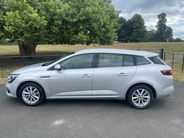 Renault Megane 2020 1.5 Blue Dci Play Sport Tourer Man Silver #2