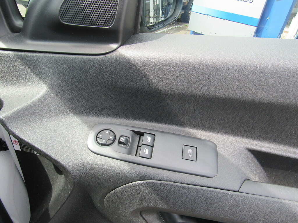 Peugeot Partner 1.5 Bluehdi Professional L1 101 Bhp In White With White #12