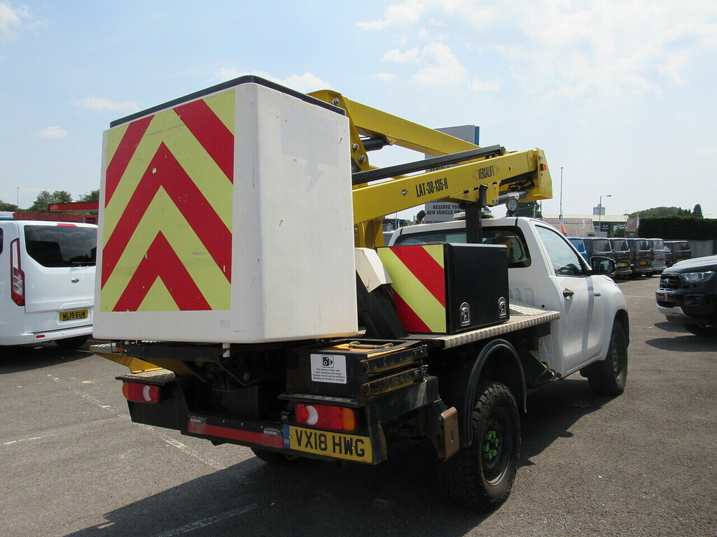 Toyota HILUX D-4d Active Access Platform Cherry Picker 4X4 White