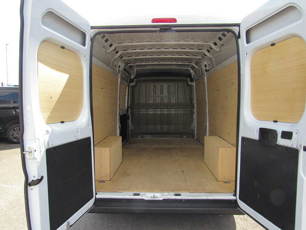 Peugeot Boxer 2.2 Bluehdi 335 Professional Panel Van White #5
