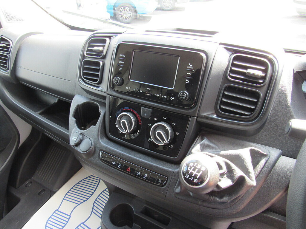 Peugeot Boxer Professional White #9