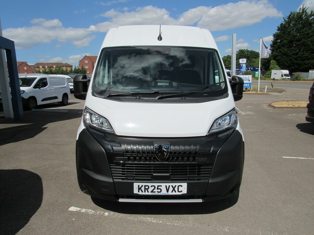 Peugeot Boxer 2.2 Bluehdi 335 Professional Panel Van White #3
