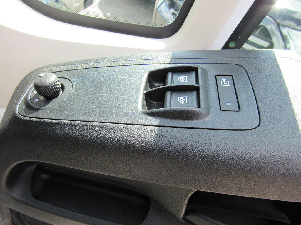 Peugeot Boxer Professional White #7