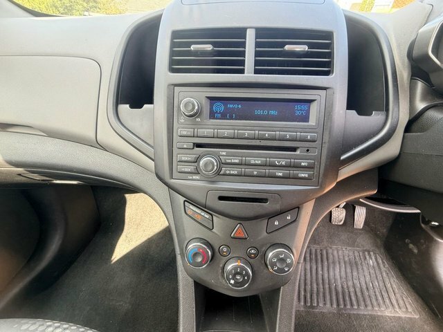 Chevrolet Aveo 1.3L Lt White #9
