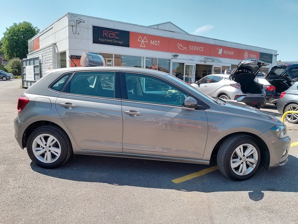 Volkswagen Polo Se Grey