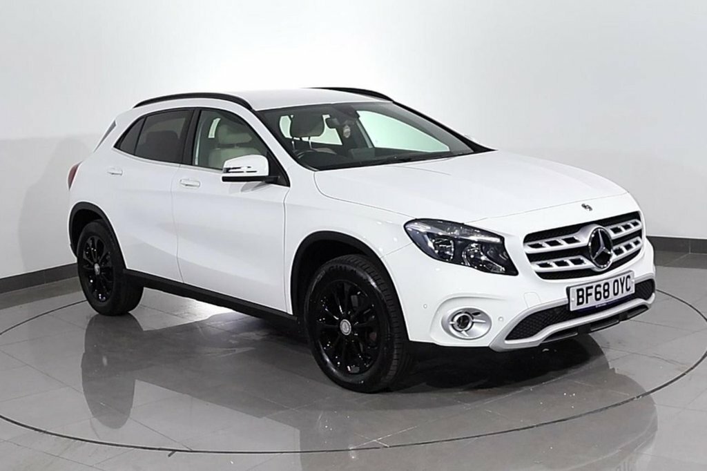 Mercedes-Benz GLA Class 1.3 Gla200 Amg Line Premium 7G-dct Euro 6 Ss Red #100