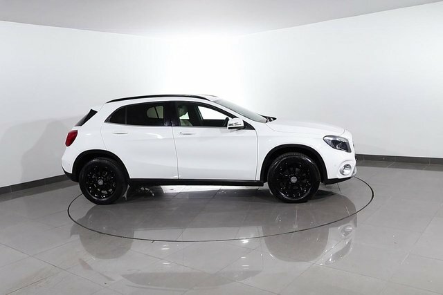 Mercedes-Benz GLA Class 1.3 Gla200 Amg Line Premium 7G-dct Euro 6 Ss Red #85
