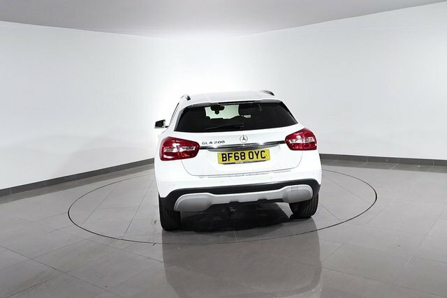 Mercedes-Benz GLA Class 1.3 Gla200 Amg Line Premium 7G-dct Euro 6 Ss Red #64