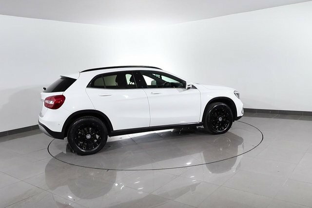 Mercedes-Benz GLA Class 1.3 Gla200 Amg Line Premium 7G-dct Euro 6 Ss Red #79