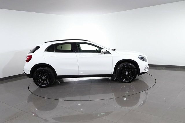 Mercedes-Benz GLA Class 1.3 Gla200 Amg Line Premium 7G-dct Euro 6 Ss Red #83