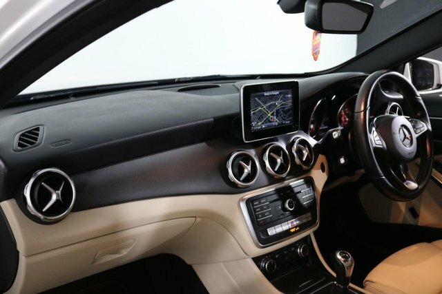 Mercedes-Benz GLA Class 1.3 Gla200 Amg Line Premium 7G-dct Euro 6 Ss Red #45