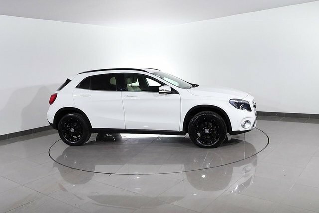 Mercedes-Benz GLA Class 1.3 Gla200 Amg Line Premium 7G-dct Euro 6 Ss Red #86