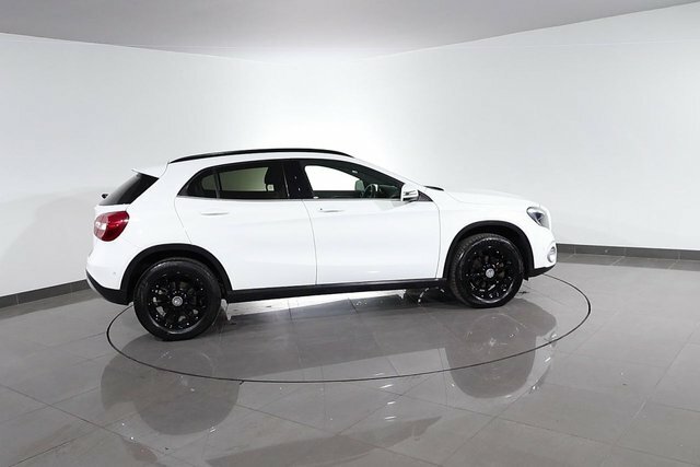 Mercedes-Benz GLA Class 1.3 Gla200 Amg Line Premium 7G-dct Euro 6 Ss Red #81