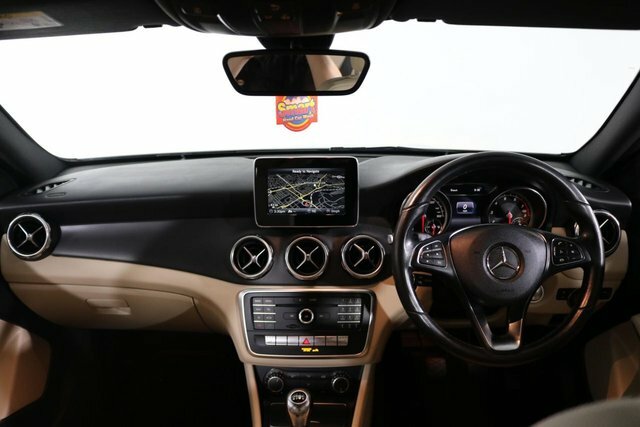 Mercedes-Benz GLA Class 1.6 Gla200 Se Executive Suv Eu White #3