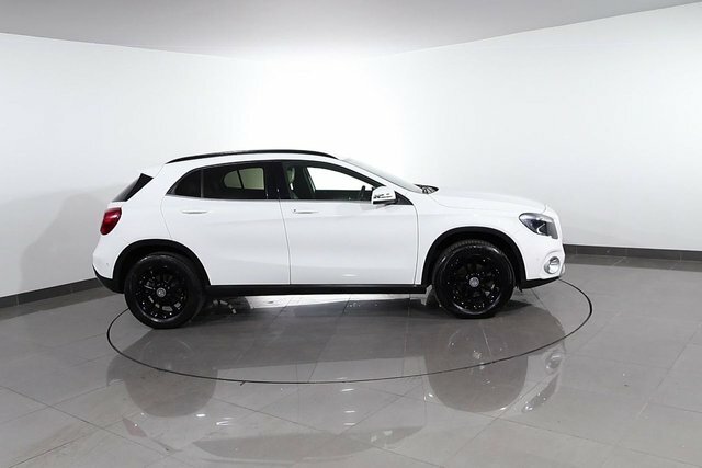 Mercedes-Benz GLA Class 1.3 Gla200 Amg Line Premium 7G-dct Euro 6 Ss Red #84