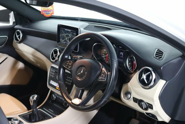 Mercedes-Benz GLA Class 1.3 Gla200 Amg Line Premium 7G-dct Euro 6 Ss Red #46