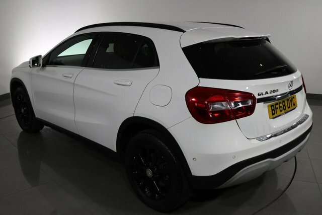 Mercedes-Benz GLA Class 1.3 Gla200 Amg Line Premium 7G-dct Euro 6 Ss Red #26